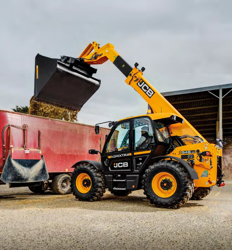 JCB pri nakladaní